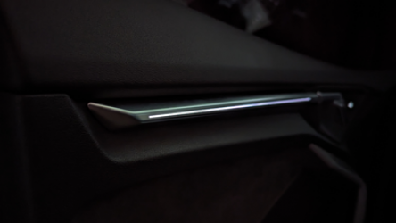 Audi_A3_8Y_Sportback_Limousine_Ambientebeleuchtung_Tueren_Tuer_Dekorleiste_Zierleiste (7)